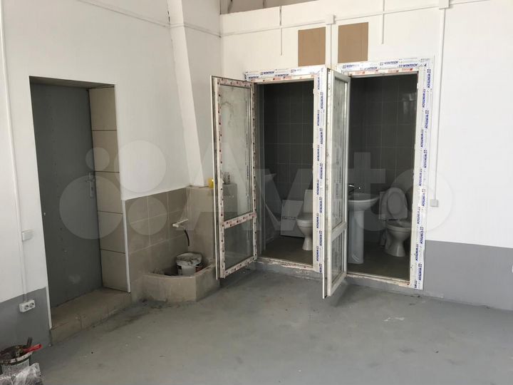 Торговое здание площадь, 1027 м²