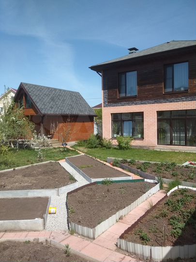 Коттедж 166 м² на участке 10 сот.