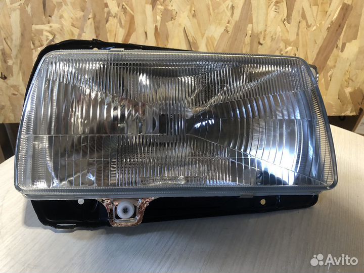 Фара правая Volkswagen Jetta 2 (1983-1992)