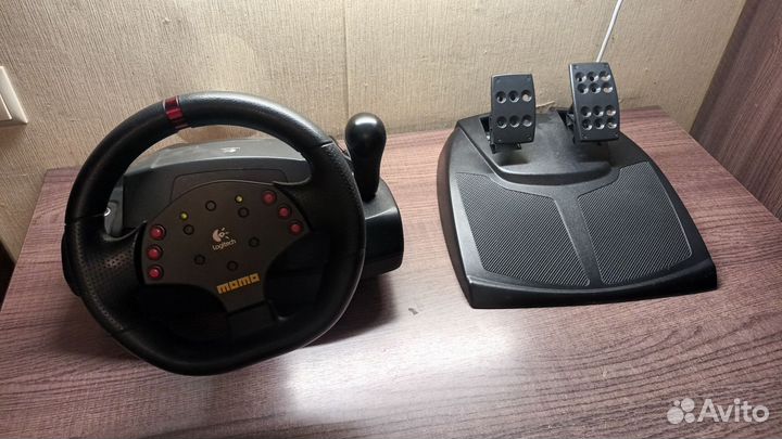 Игровой руль logitech momo racing