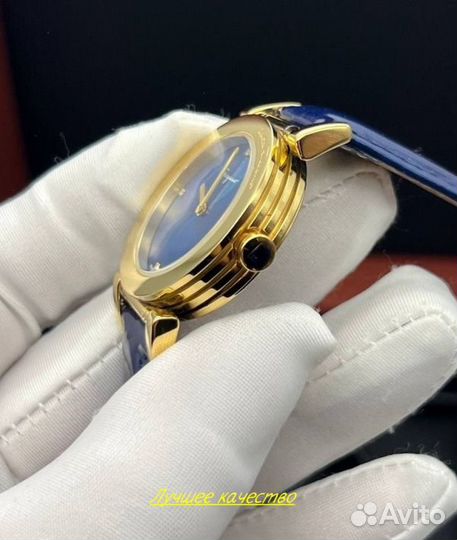 Женские кварцевые часы Salvatore Ferragamo