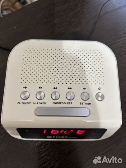 Часы будильник с радио