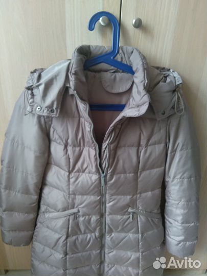 Пуховик бежевый 44 р. (S/M), наполнитель пух