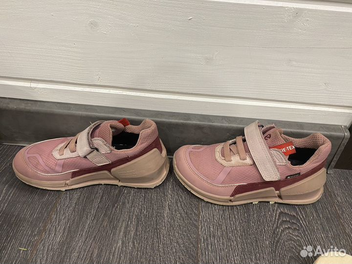 Кроссовки для девочки 30 размер