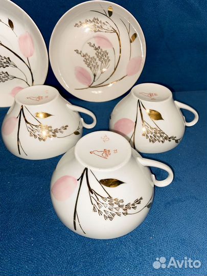 Чашки и блюдца 