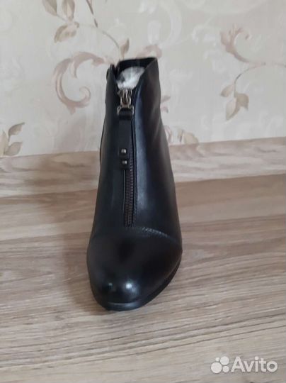 Ботинки кожаные