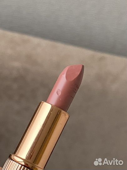 Помада Charlotte Tilbury pillow talk