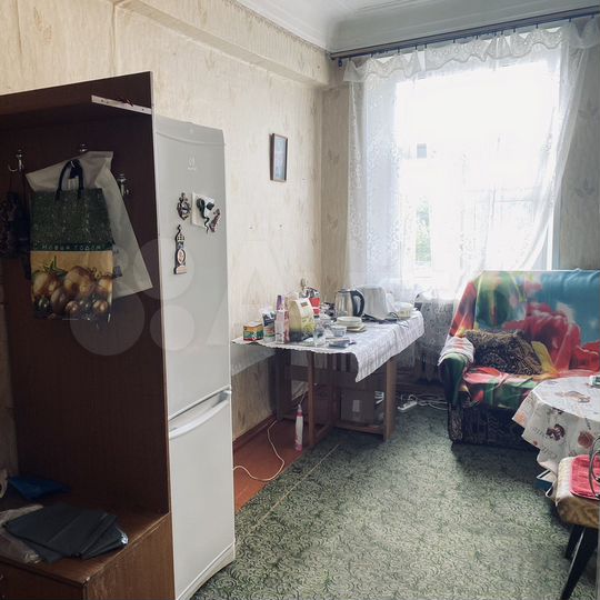 Комната 28 м² в 4-к., 3/4 эт.