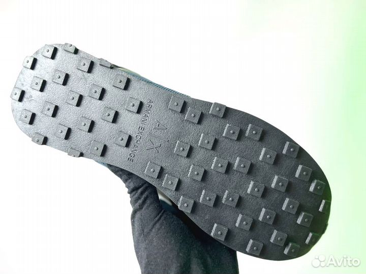 Кроссовки Armani надежные