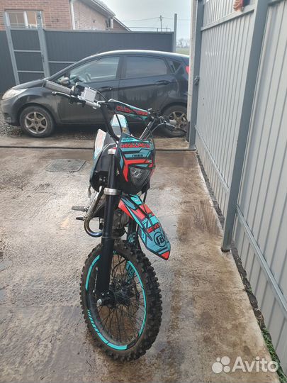 Regulmoto seven medalist 150EM