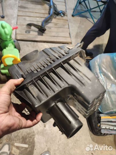 Короб воздушного фильтра Ford maverick 2.3