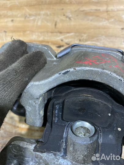 Подушка двигателя левая Volvo S80 AS90 B6304T4