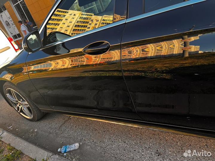 Продам водительскую дверь на mercedes E200