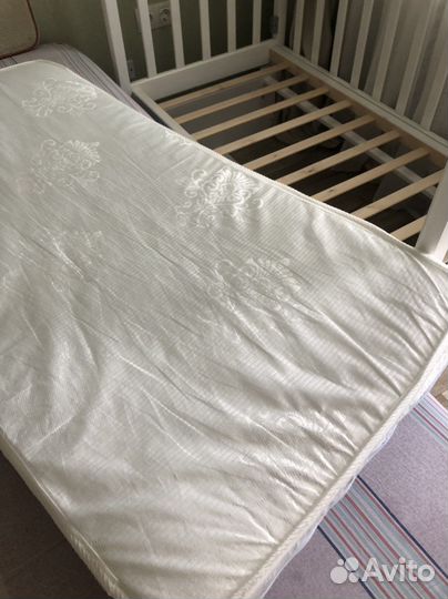 Кровать с универсальным маятником и постелью