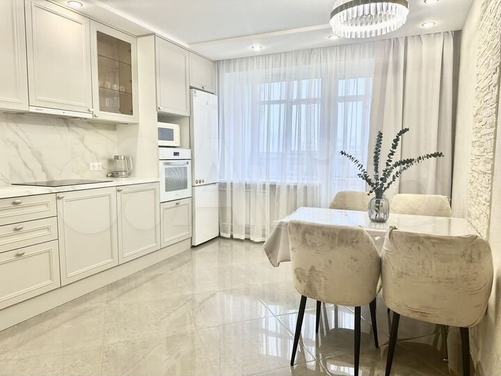 2-к. квартира, 70 м², 14/14 эт.