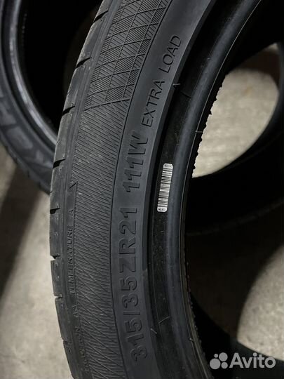 Kapsen RS26 275/40 R21 и 315/35 R21 111W