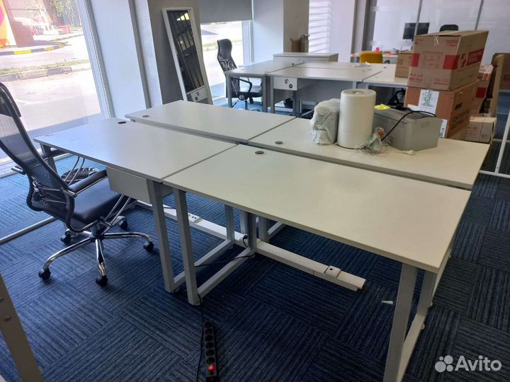 100 шт Стол белый 120/60 см и кресла