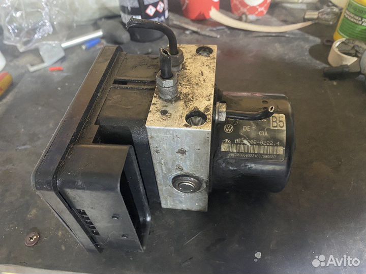 Блок ABS Фольксваген Ауди Шкода