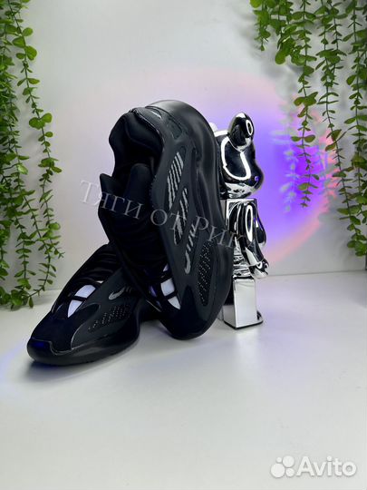 Кроссовки adidas yeezy boost 700