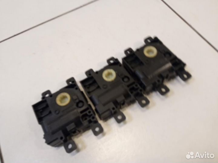 Сервопривод заслонок печки Toyota Camry XV70 70