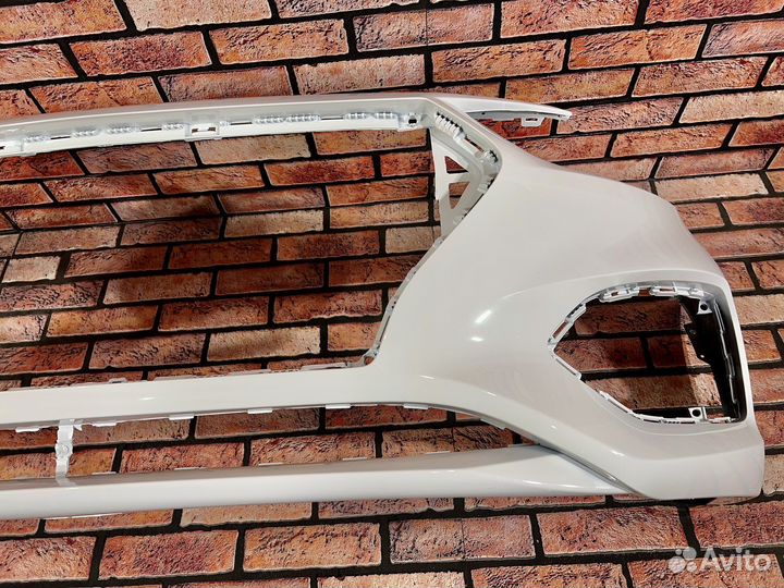 Бампер передний на Hyundai Solaris 2017-2020 белый