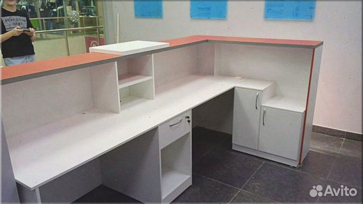 Стойка ресепшен на заказ