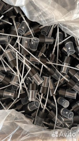 Распылитель черный с гладкой юбкой 24/410