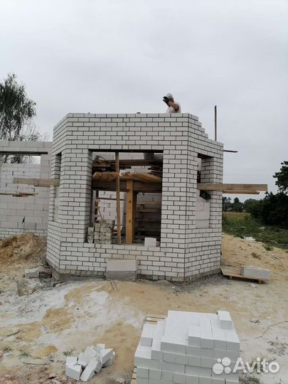 Кладка кирпича каменщики