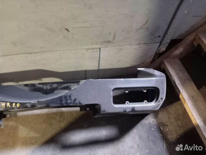 Бампер Ниссан mistral 3 дверный