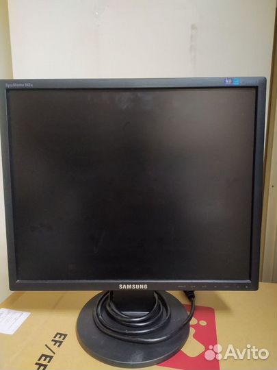 Монитор Samsung SyncMaster 943N