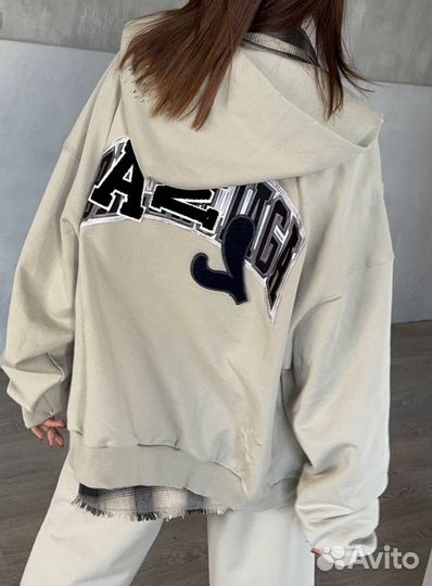 Костюм Balenciaga