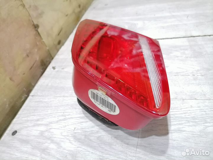 Фонарь задний правый внутренний VW Passat B7
