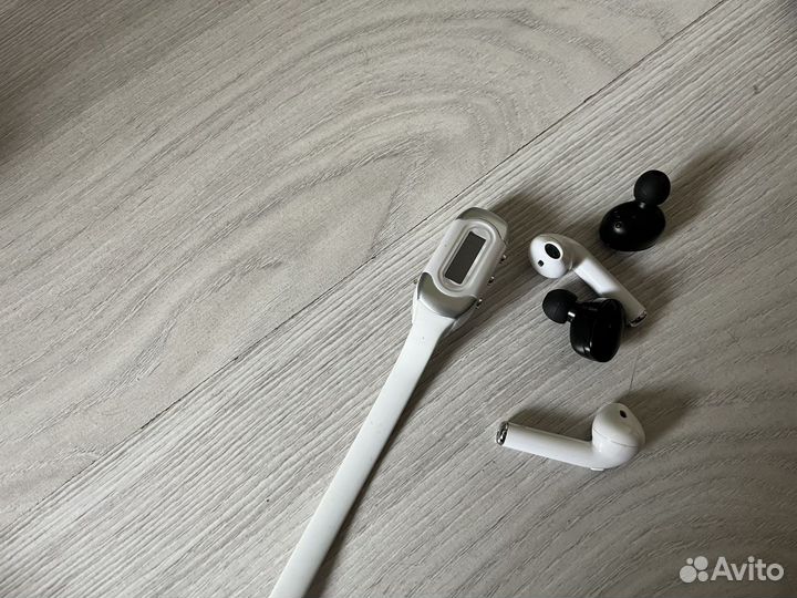 Кабеля зарядки, bluetooth гарнитуры и т.д