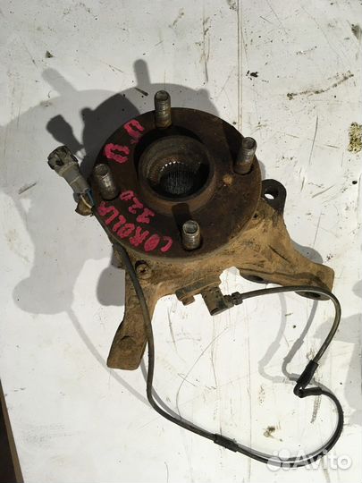 Кулак поворотный передний левый (Toyota Corolla)