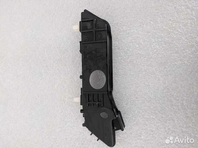 Кронштейн бампера передний правый Kia Rio X-Line