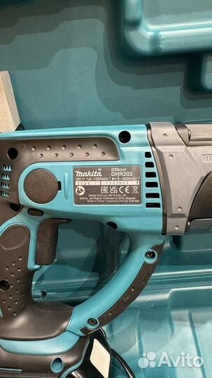 Аккумуляторный перфоратор makita DHR202RF