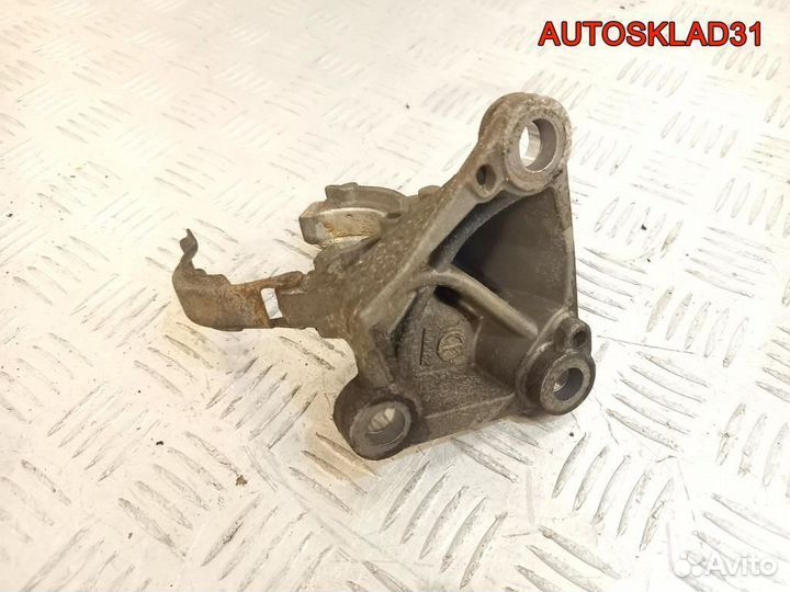 Кронштейн промвала Renault Megane 3 F9Q 8200644578