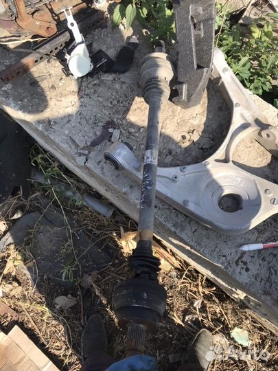 Задний левый привод Мерседес GL166 ml166