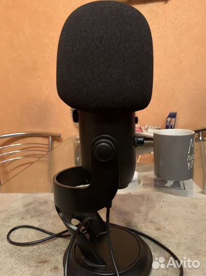 Микрофон blue yeti