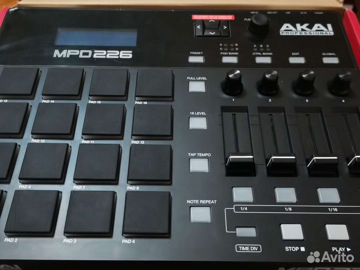 Akai mpd 226