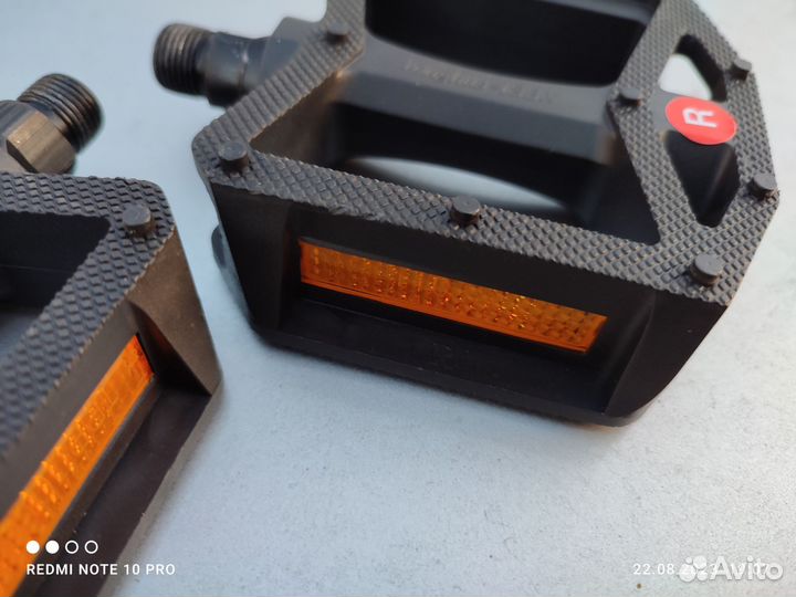 Педали для велосипеда