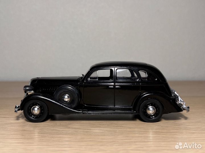 Модель Зис 101 правительстванный лимузин 1:43