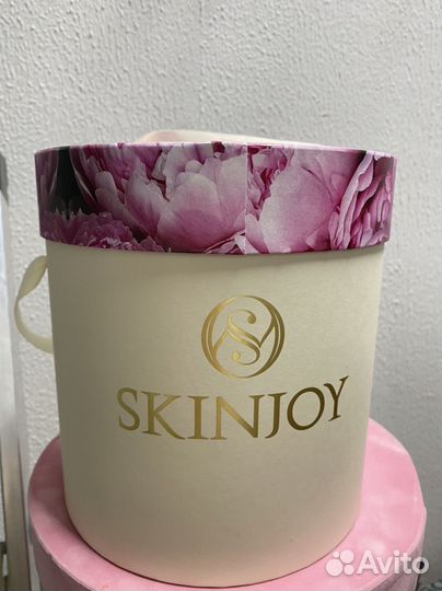 Коробки для цветов / шляпные коробки