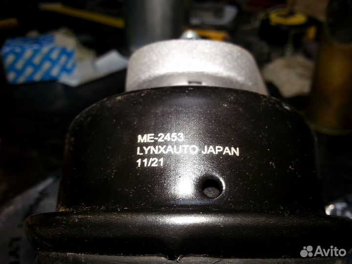 Опора двигателя правая на volkswagen polo