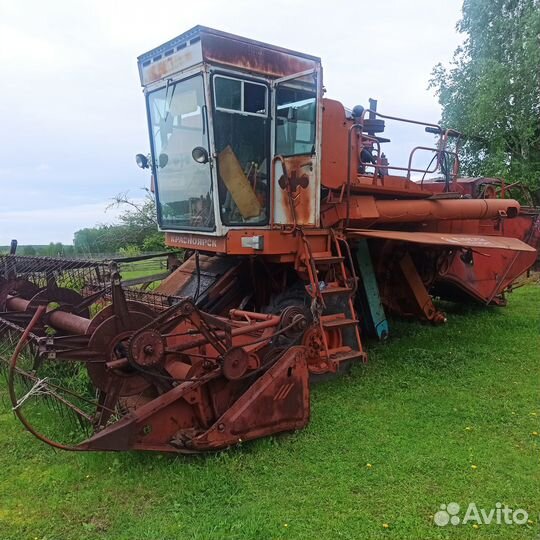 Разбрасыватель соломы Енисей 1200, 1994