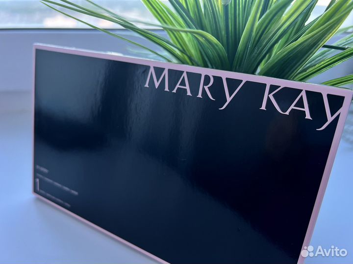 Футляр для теней Mary Kay