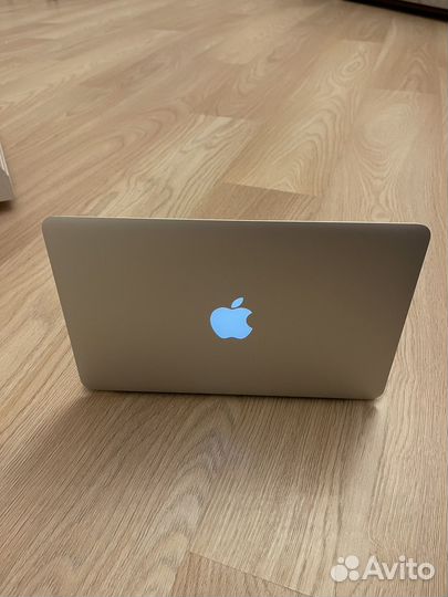 Macbook air 11 2010