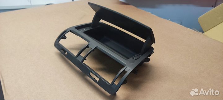 Дефлектор воздушный с бардачком Шкода Октавия А5