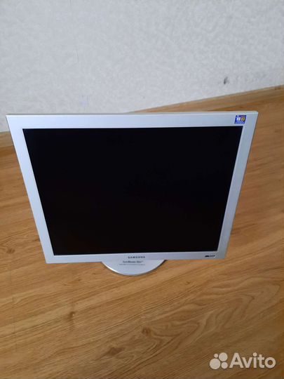 Монитор samsung