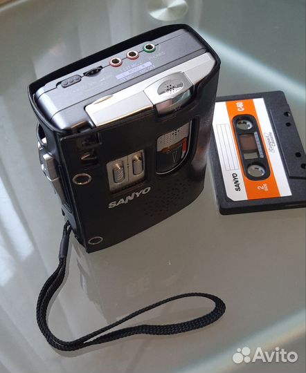 Кассетный плеер sanyo TRC-2050C